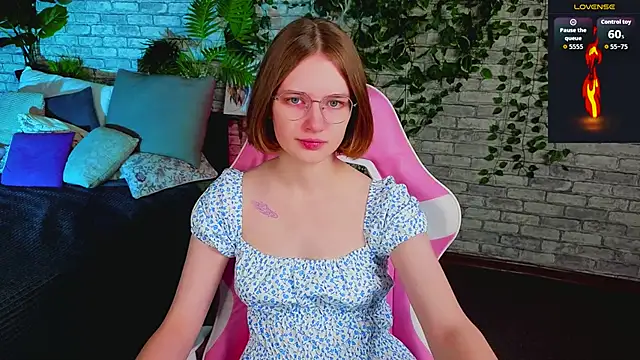 Mia Mooore online show from 02.01.26