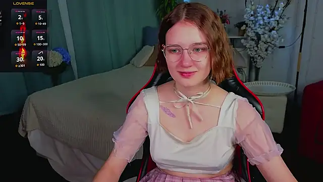 Mia Mooore online show from 03.03.26