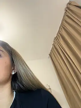 Snapshot of AshleyAddictionn chatting on 11.29.25 AshleyAddictionn online show from 11.29.25