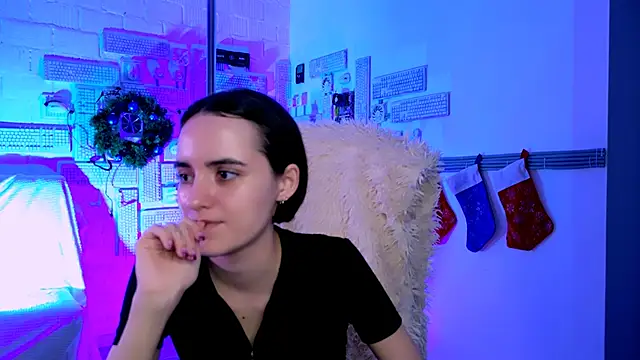 KateWillows online show from 01.12.26