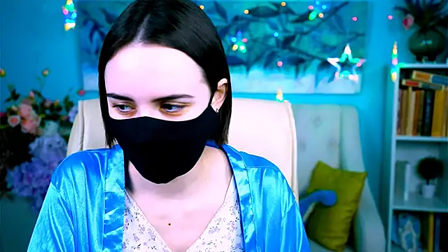 KateWillows online show from 03.26.26