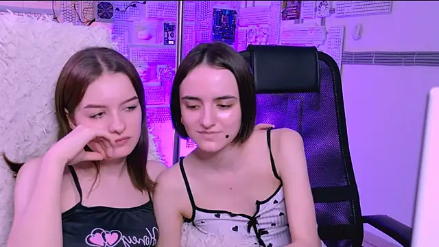 KateWillows online show from 04.16.26