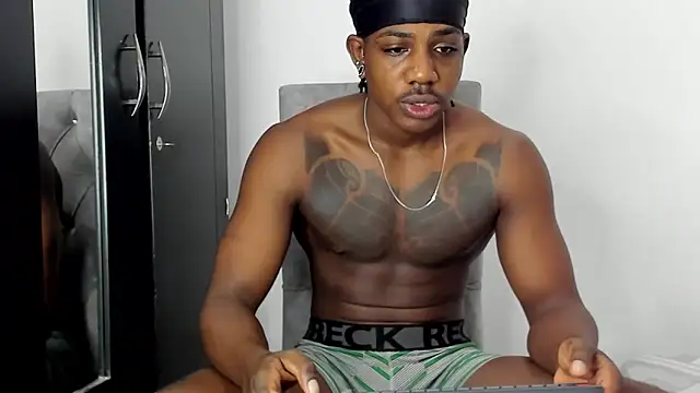 Snapshot of Darktemp_ chatting on 02.11.26 Darktemp online show from 02.11.26