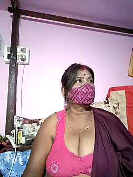 Snapshot of me-pari-hu chatting on 03.05.26 me-pari-hu online show from 03.05.26