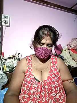 Snapshot of me-pari-hu chatting on 03.24.26 me-pari-hu online show from 03.24.26