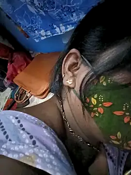 Snapshot of me-pari-hu chatting on 03.25.26 me-pari-hu online show from 03.25.26