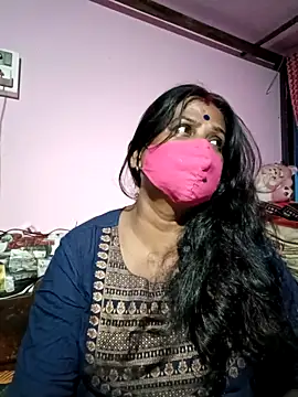 Snapshot of me-pari-hu chatting on 03.28.26 me-pari-hu online show from 03.28.26