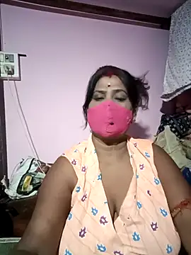 Snapshot of me-pari-hu chatting on 04.07.26 me-pari-hu online show from 04.07.26