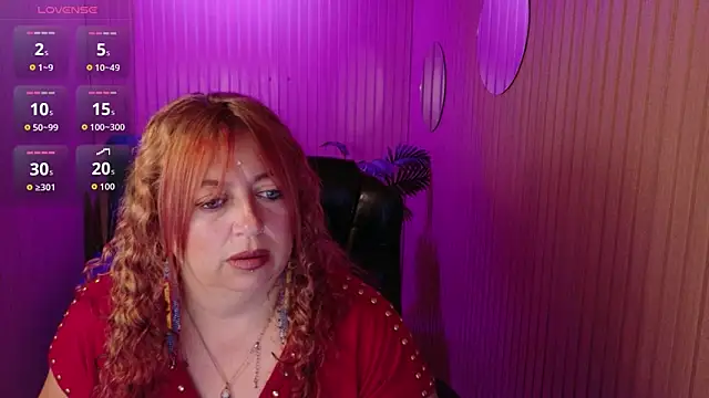 Snapshot of MilfArlet chatting on 06.11.26 MilfArlet online show from 06.11.26