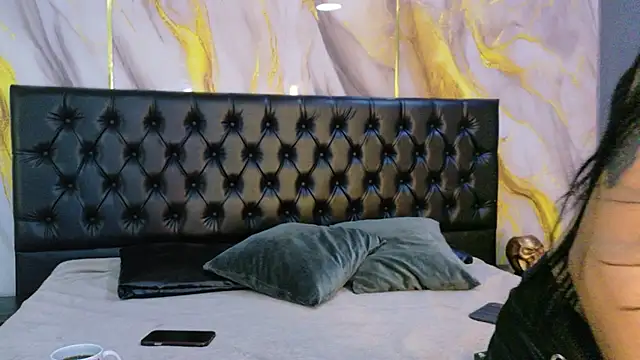 MilaDeRoux online show from 03.20.26