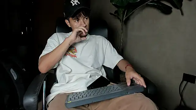 isaac grimm online show from 02.13.26