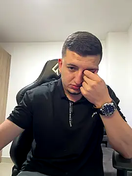 Liam jones10 online show from 12.14.25