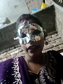 Snapshot of Mahi-Aman chatting on 12.18.25 Mahi-Aman online show from 12.18.25