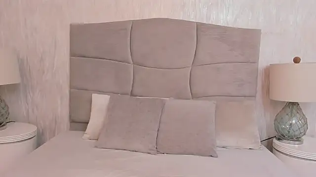 Snapshot of Naomii_BDSM chatting on 12.22.25 Naomii BDSM online show from 12.22.25