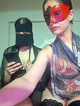 Snapshot of deva-sexy chatting on 05.25.26 deva-sexy online show from 05.25.26