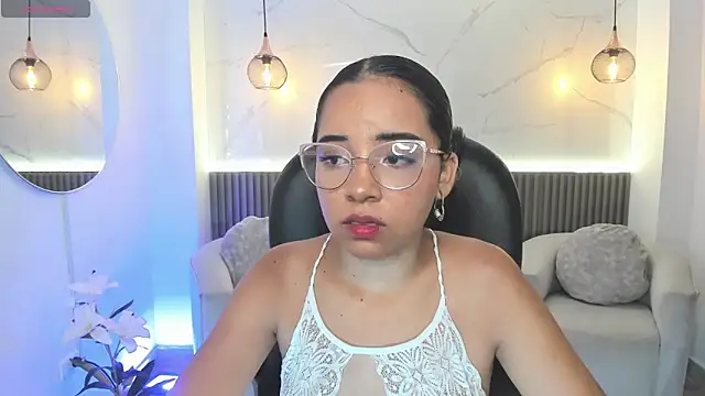 Snapshot of alana_martiins chatting on 06.07.26 alana martiins online show from 06.07.26