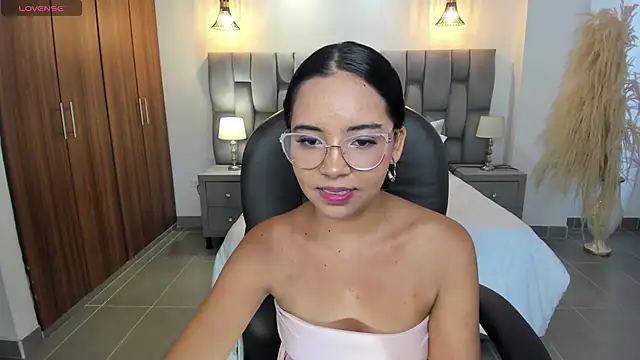 Snapshot of alana_martiins chatting on 07.06.26 alana martiins online show from 07.06.26