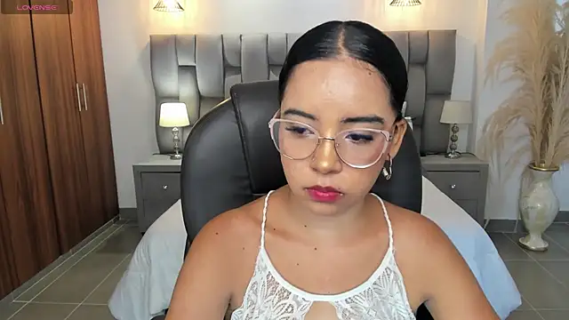 Snapshot of alana_martiins chatting on 07.09.26 alana martiins online show from 07.09.26