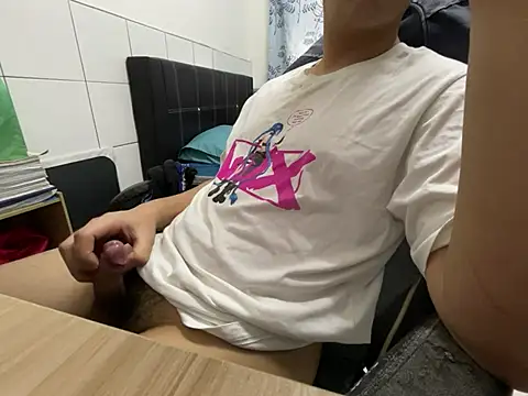 Snapshot of hiiiizzzz chatting on 01.19.26 hiiiizzzz online show from 01.19.26