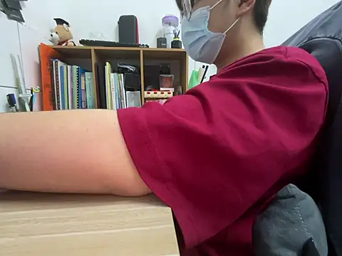 Snapshot of hiiiizzzz chatting on 02.16.26 hiiiizzzz online show from 02.16.26