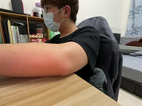 Snapshot of hiiiizzzz chatting on 02.23.26 hiiiizzzz online show from 02.23.26