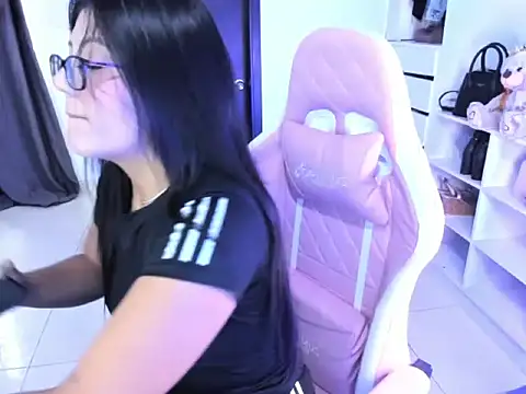 Snapshot of cristina697 chatting on 03.30.26 cristina697 online show from 03.30.26