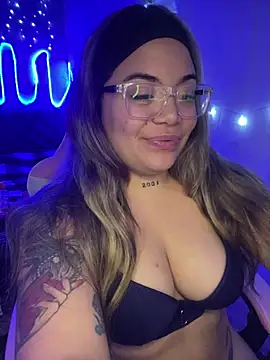 Lindalatina2001 online show from 04.16.26