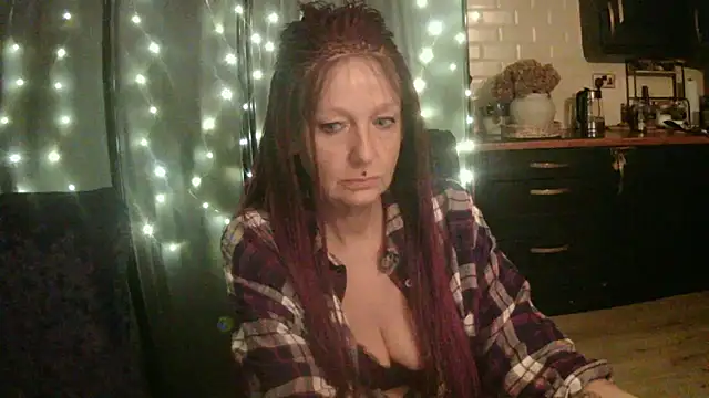 Snapshot of pixxiexo chatting on 03.21.26 pixxiexo online show from 03.21.26