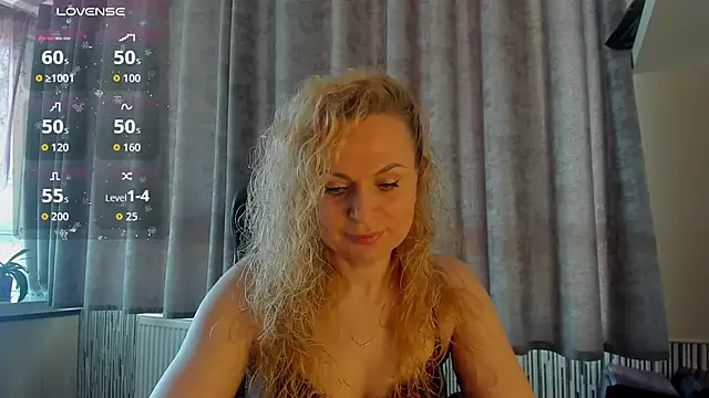Snapshot of LanaLight_x chatting on 05.06.26 LanaLight x online show from 05.06.26