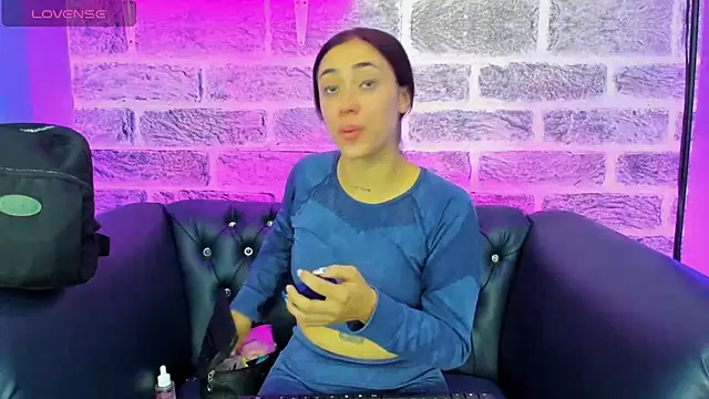 Ariana collinss online show from 05.14.26