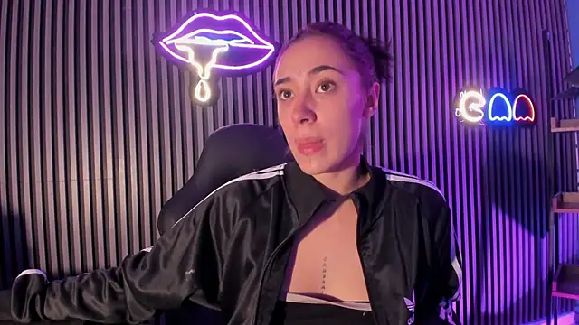 Ariana collinss online show from 05.25.26