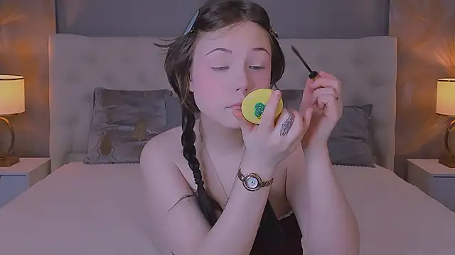 YONA WINK online show from 03.15.26