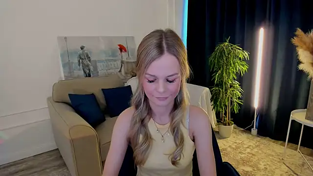 Snapshot of MidnighteAura chatting on 06.17.26 MidnighteAura online show from 06.17.26