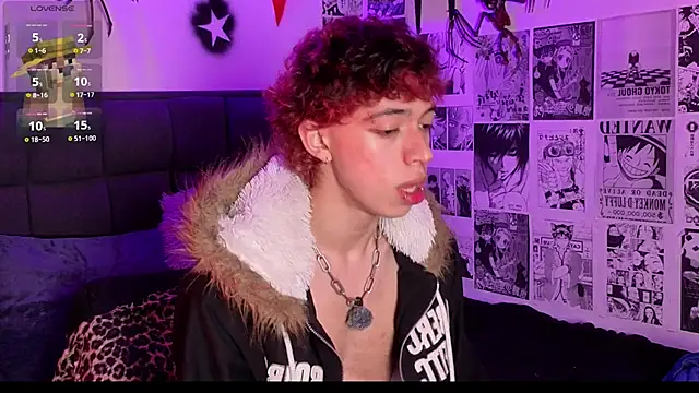 Snapshot of Otter_Starr chatting on 12.05.25 Otter Starr online show from 12.05.25