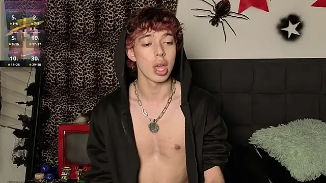 Snapshot of Otter_Starr chatting on 12.19.25 Otter Starr online show from 12.19.25