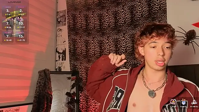 Snapshot of Otter_Starr chatting on 01.09.26 Otter Starr online show from 01.09.26