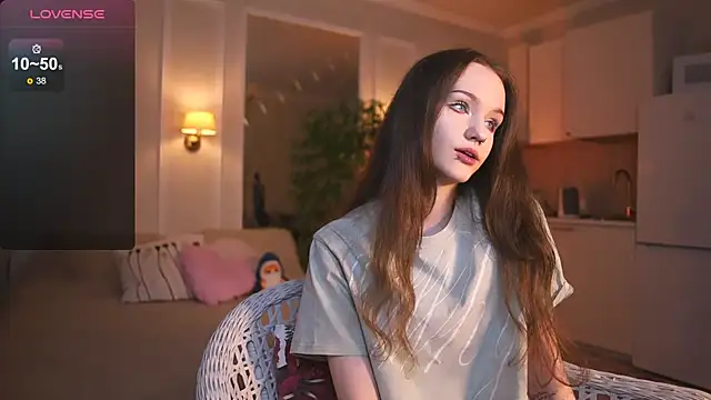 Snapshot of lunaice__ chatting on 12.02.25 lunaice online show from 12.02.25