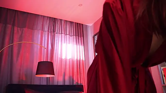 Snapshot of Roxa_Lana chatting on 06.10.26 Roxa Lana online show from 06.10.26