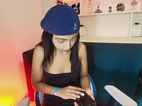 Samantha Martiness online show from 12.22.25