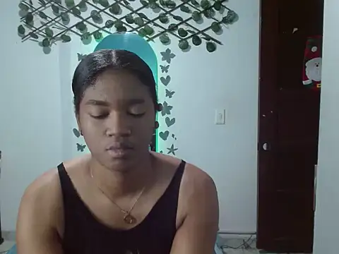 Andreaebony online show from 12.18.25