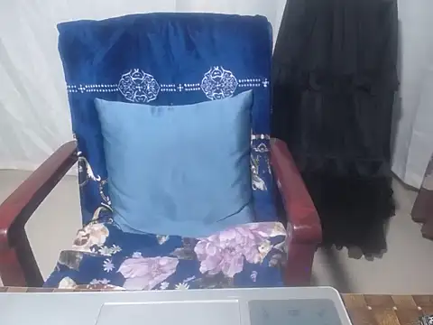 Snapshot of Bengal-princess chatting on 12.21.25 Bengal-princess online show from 12.21.25