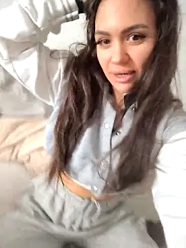 SiennaLuxexx online show from 04.14.26