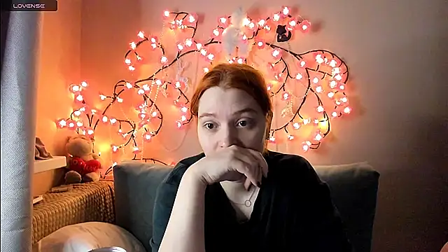 Snapshot of Ungoliant_Kiss chatting on 06.02.26 Ungoliant Kiss online show from 06.02.26