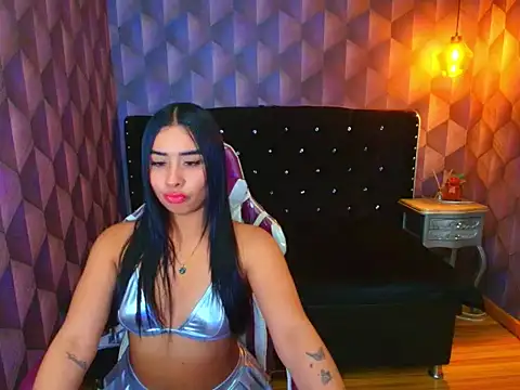 Snapshot of ScarlettDreew chatting on 12.05.25 ScarlettDreew online show from 12.05.25