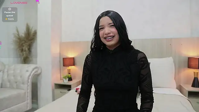 Snapshot of nicol_alvarez chatting on 05.10.26 nicol alvarez online show from 05.10.26