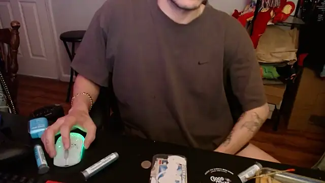 Snapshot of Longdforya chatting on 02.24.26 Longdforya online show from 02.24.26