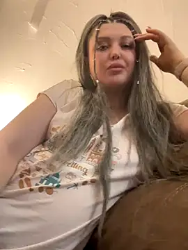 Snapshot of AmazingVi chatting on 12.03.25 AmazingVi online show from 12.03.25