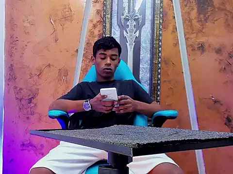 Snapshot of black_sweethot chatting on 12.02.25 black sweethot online show from 12.02.25