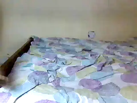 Snapshot of londanirc chatting on 12.02.25 londanirc online show from 12.02.25