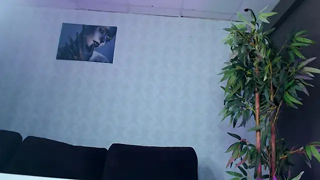 SilviaVanda online show from 12.14.25